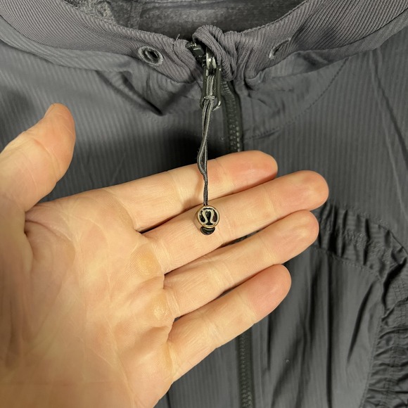 Lululemon Jacket Womens 6 Gray Hooded Full Zip Ruched Sleeves Pockets Athletic - Picture 2 of 8